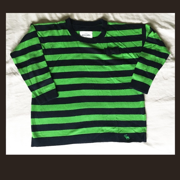Abercrombie kids sweater with a bow on a little pocket. - Picture 1 of 2